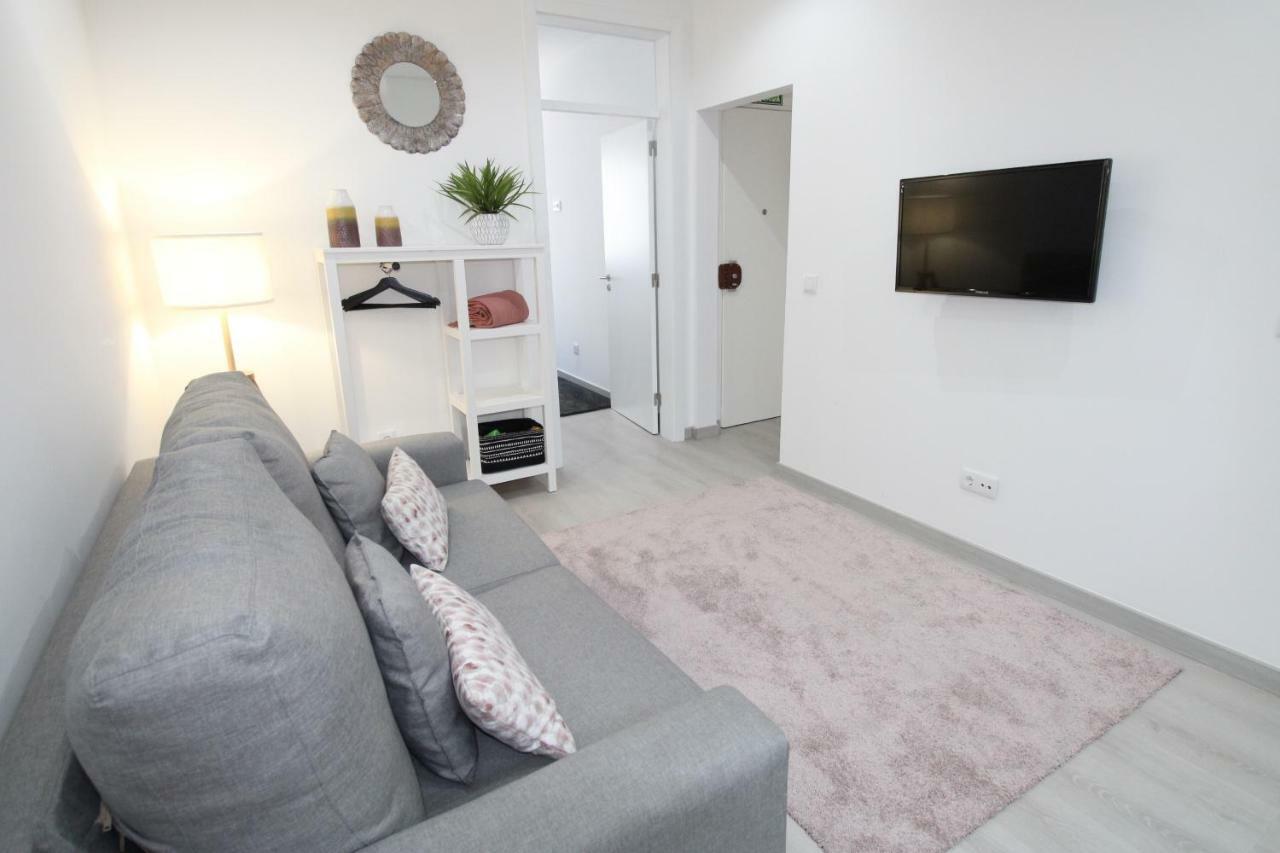 Apartamento Moderno Nas Olaias A 5 Minutos Da Faculdade Isel E Ist Lisbon Bagian luar foto