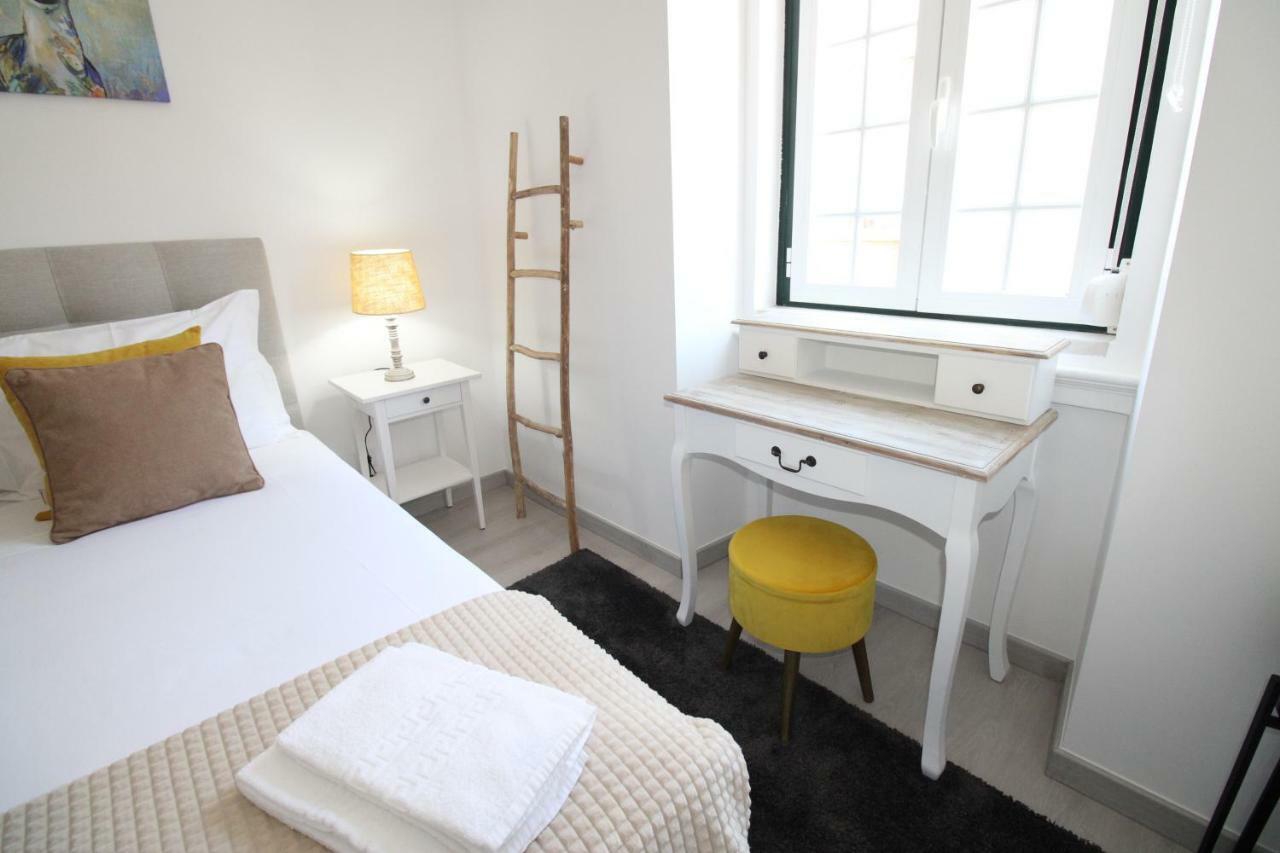 Apartamento Moderno Nas Olaias A 5 Minutos Da Faculdade Isel E Ist Lisbon Bagian luar foto